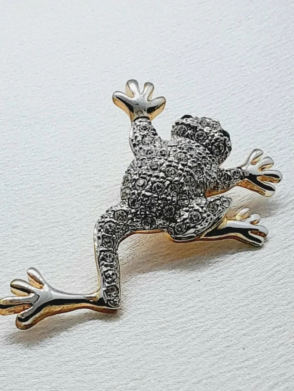 NEW Frog Put'em Pin - Picture 8 of 9